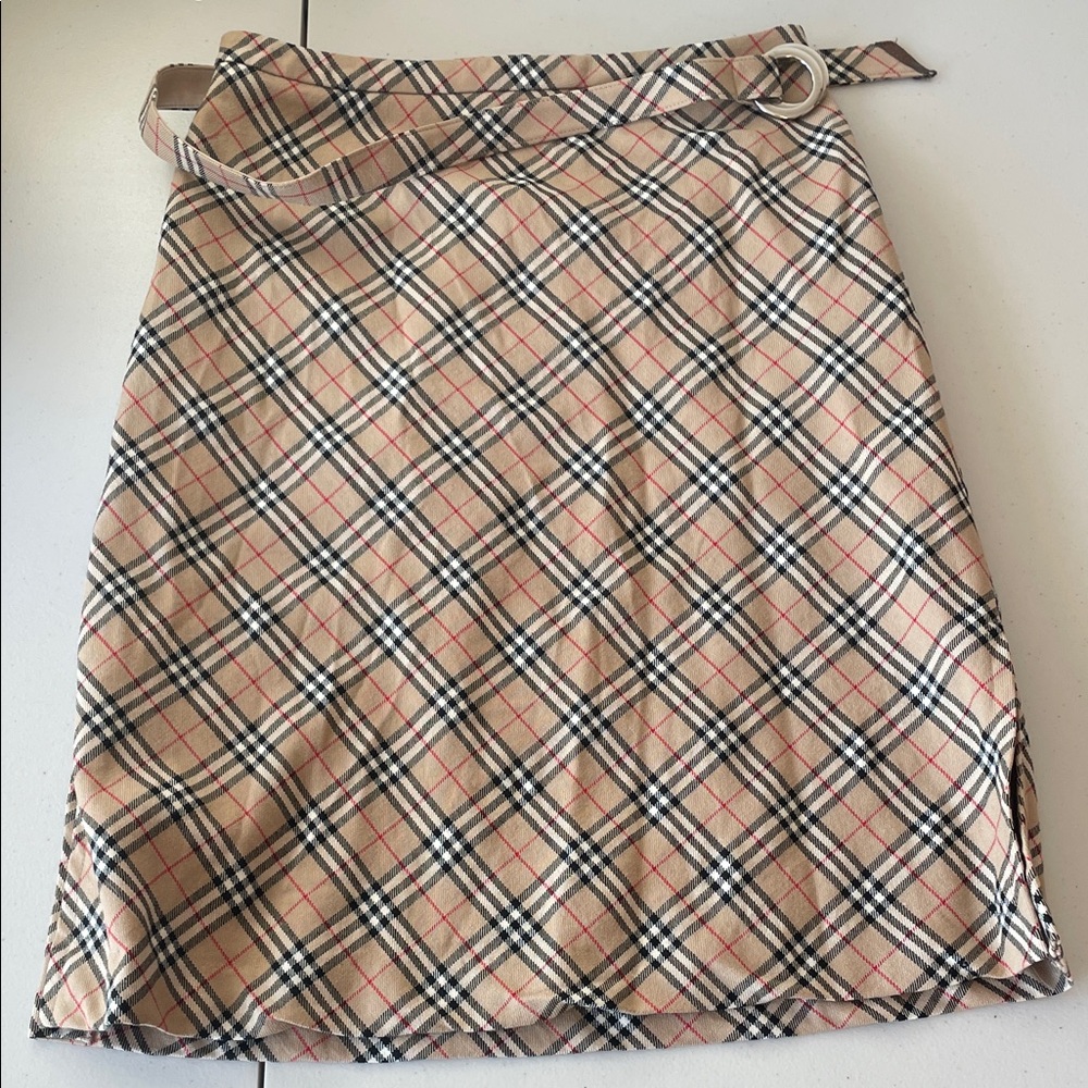 Burberry Plaid Beige Skirt with Belt